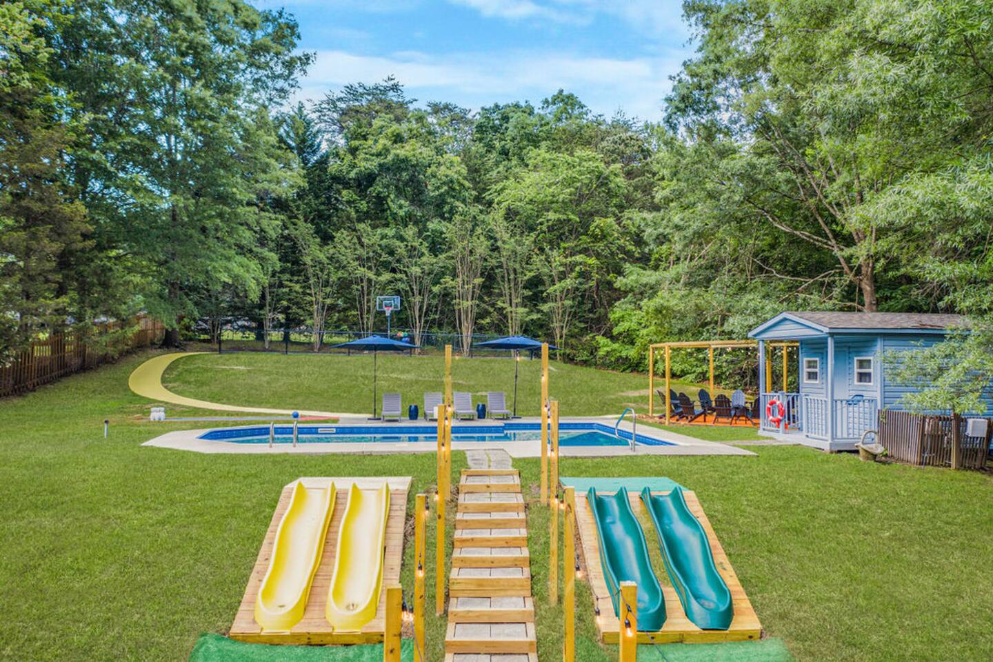 Pickleball, Basketball, Movie Theater, King Beds