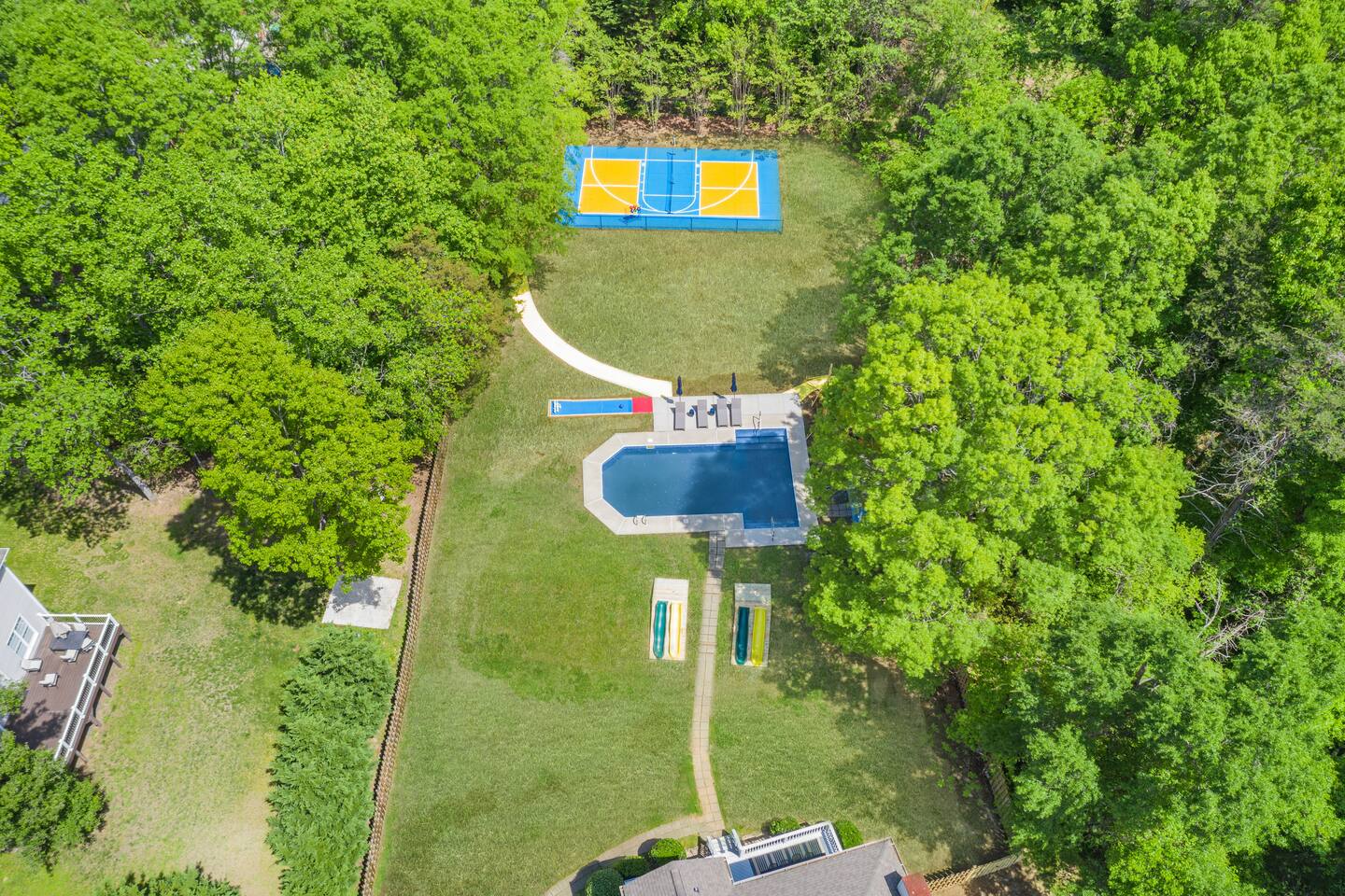 Pickleball, Basketball, Movie Theater, King Beds