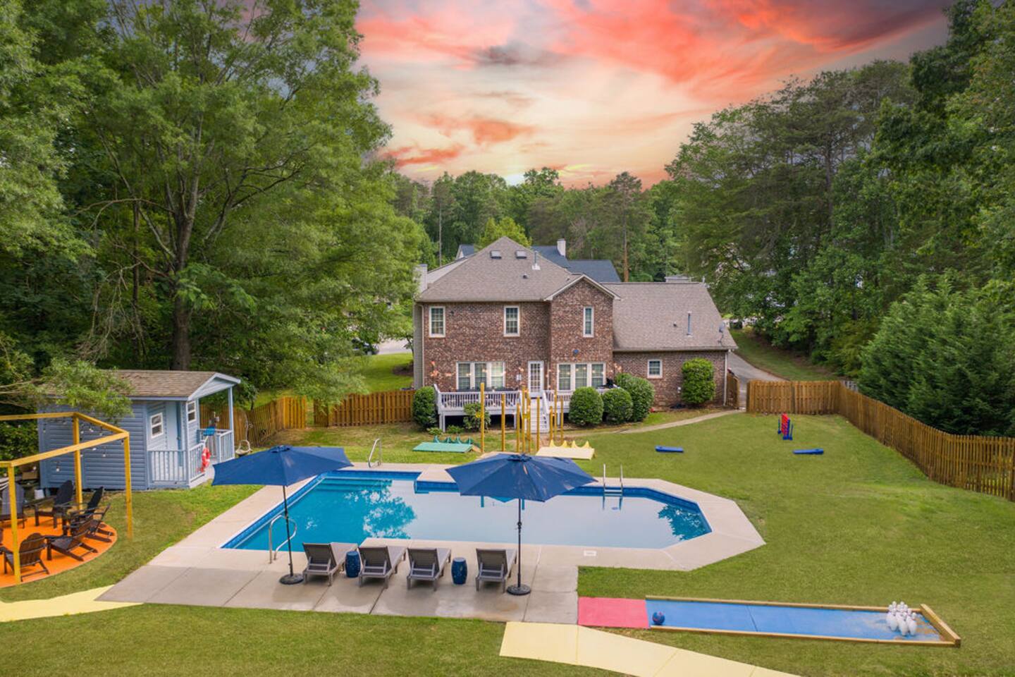 Pickleball, Basketball, Movie Theater, King Beds — High Point — vacation rental