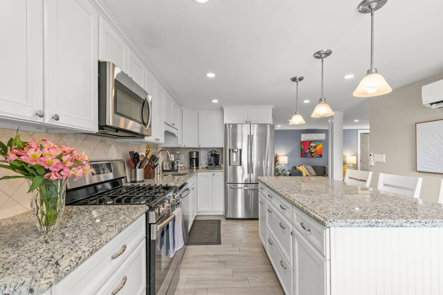 Pet-Friendly Beachside Condo + Parking on Comm St