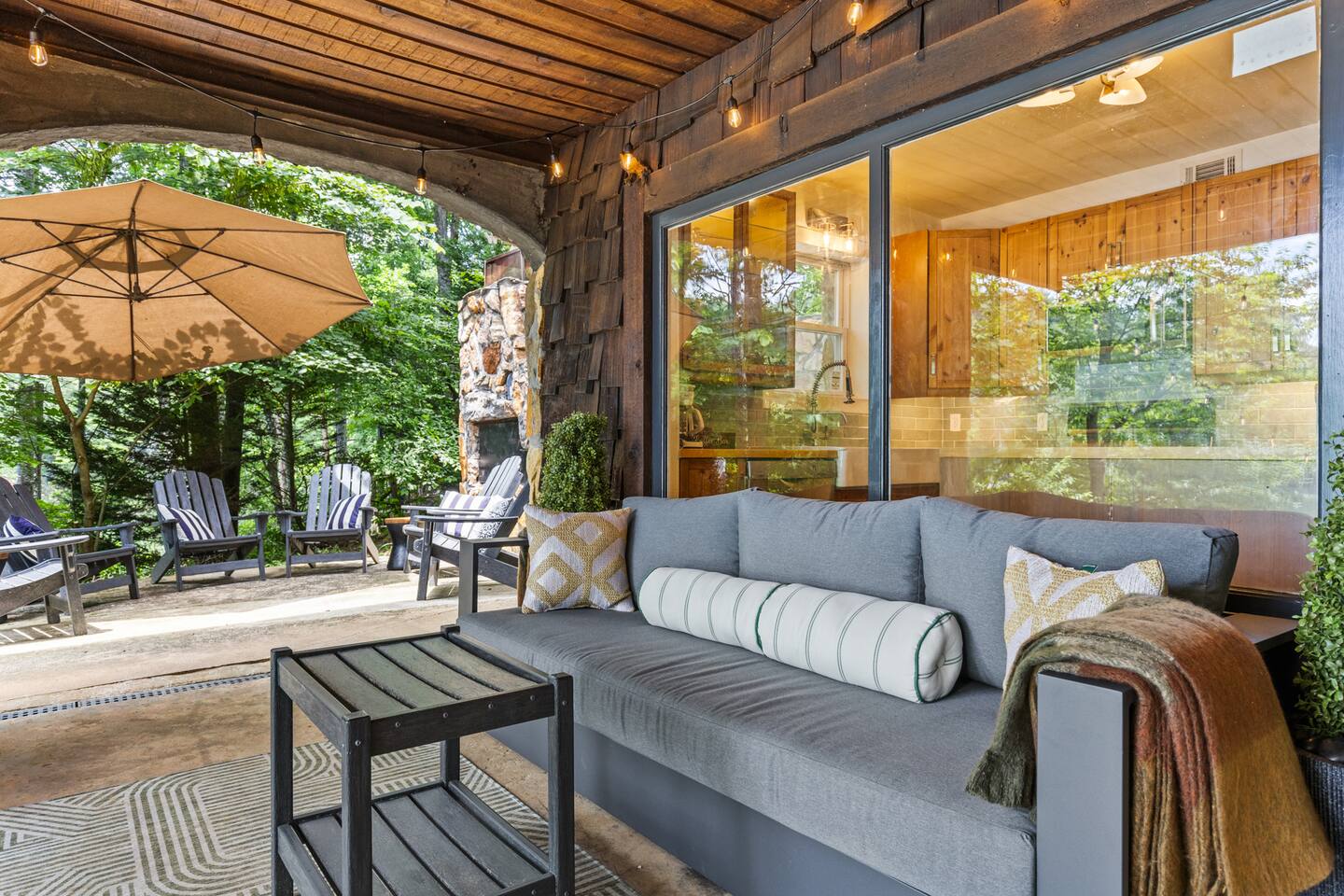 Lakefront Lodge | Private Dock-Hot Tub-PetFriendly - Holiday Home