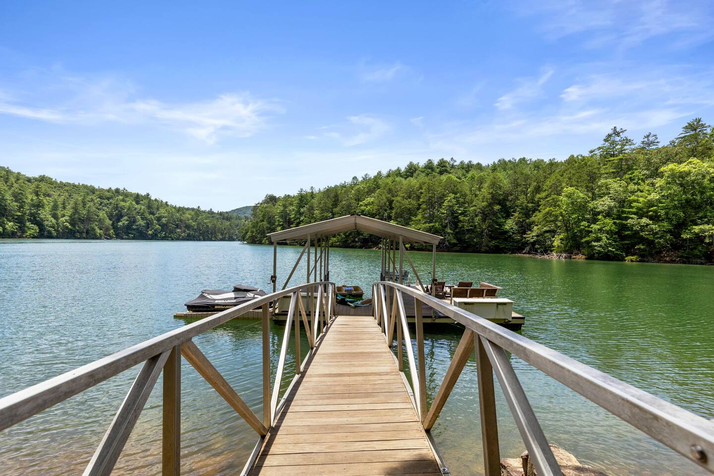 Lakefront Lodge | Private Dock-Hot Tub-PetFriendly - Holiday Home