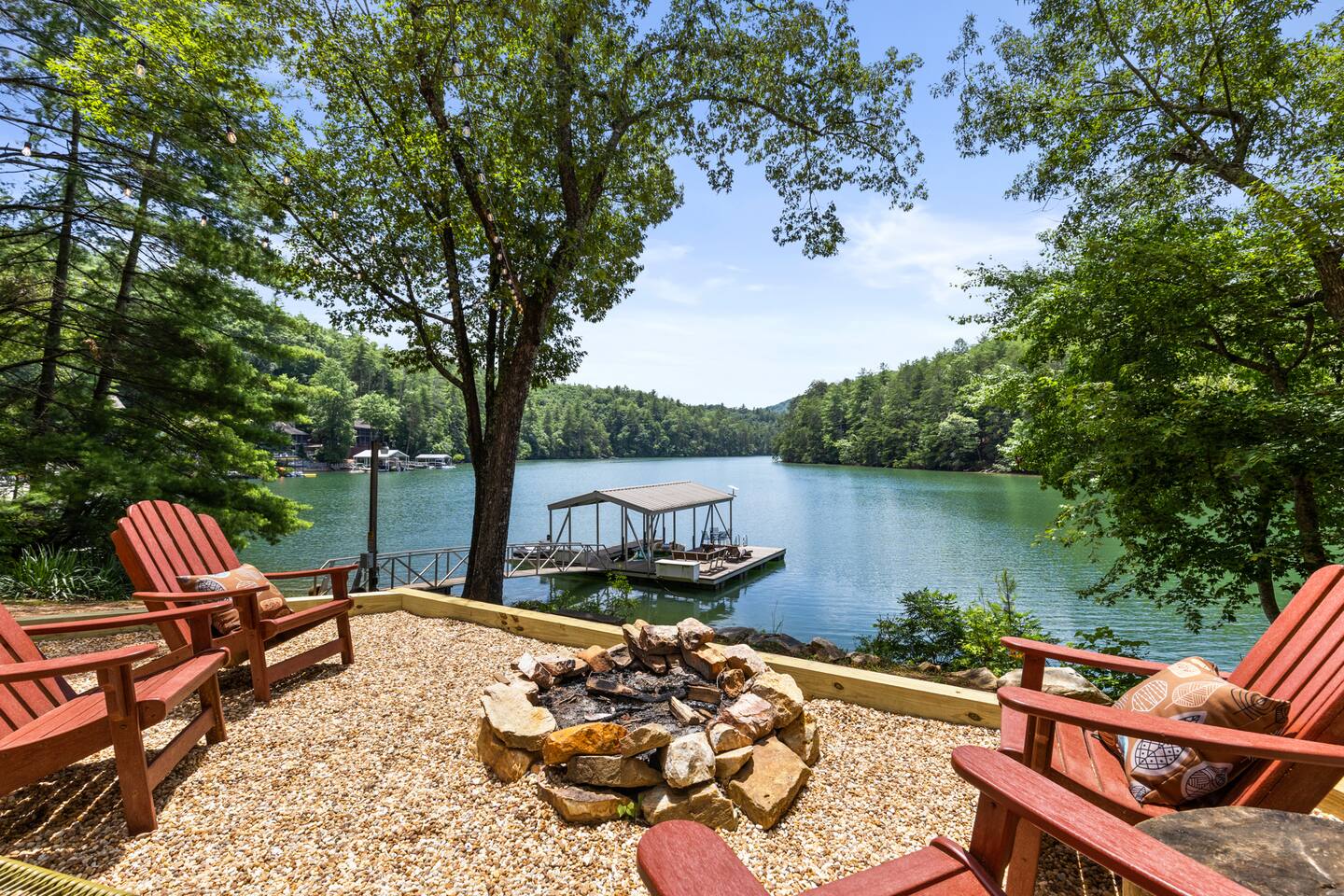 Lakefront Lodge | Private Dock-Hot Tub-PetFriendly - Holiday Home