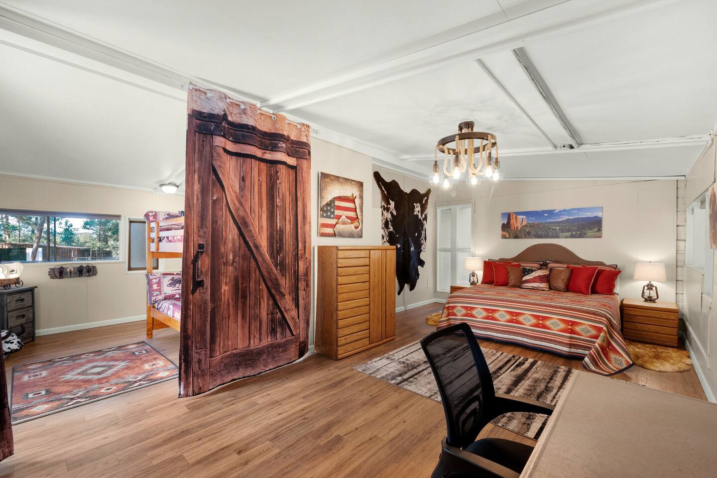Cowboy Cabin Ranch - Rustic Luxury on 14 Acres