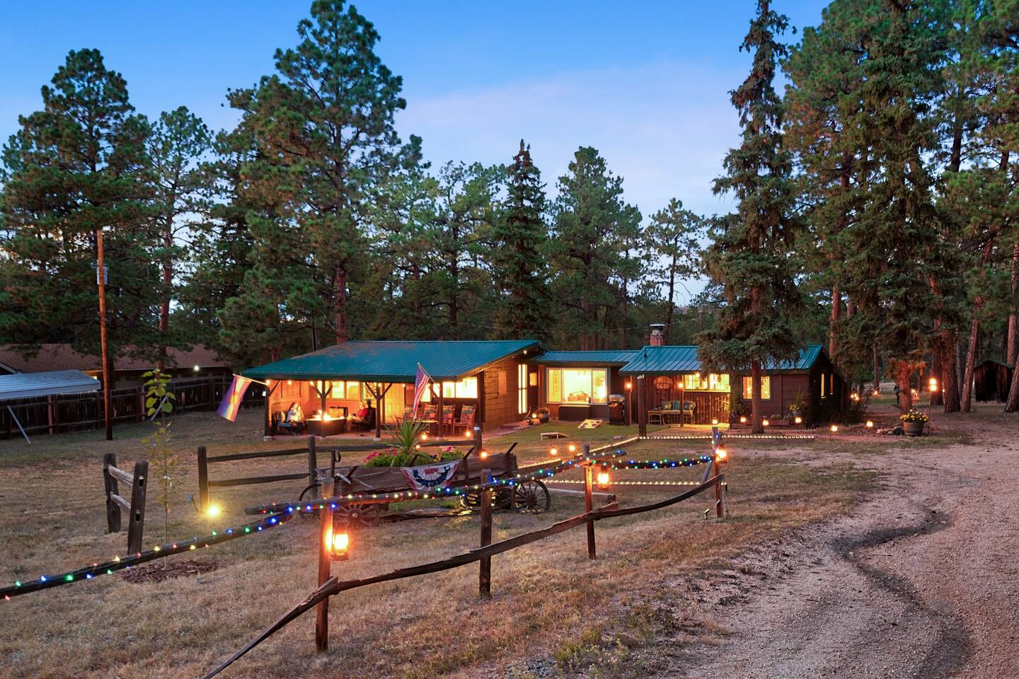Cowboy Cabin Ranch - Rustic Luxury on 14 Acres