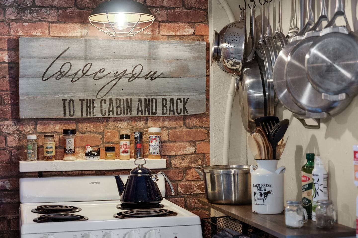 Cowboy Cabin Ranch - Rustic Luxury on 14 Acres