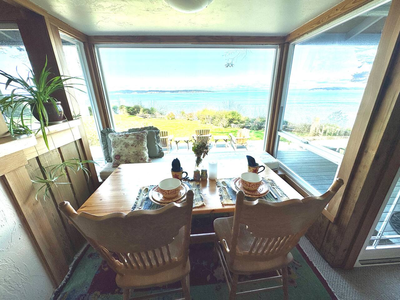 Sunset Hideaway-Oceanfront Bliss
