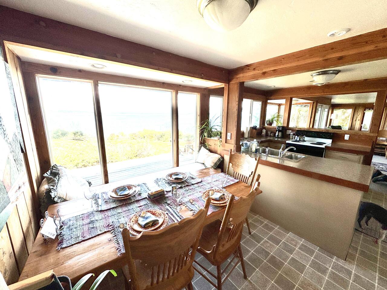 Sunset Hideaway-Oceanfront Bliss