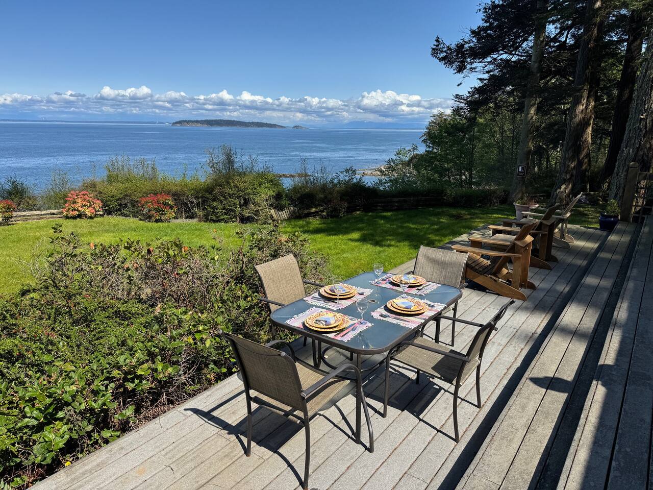 Sunset Hideaway-Oceanfront Bliss