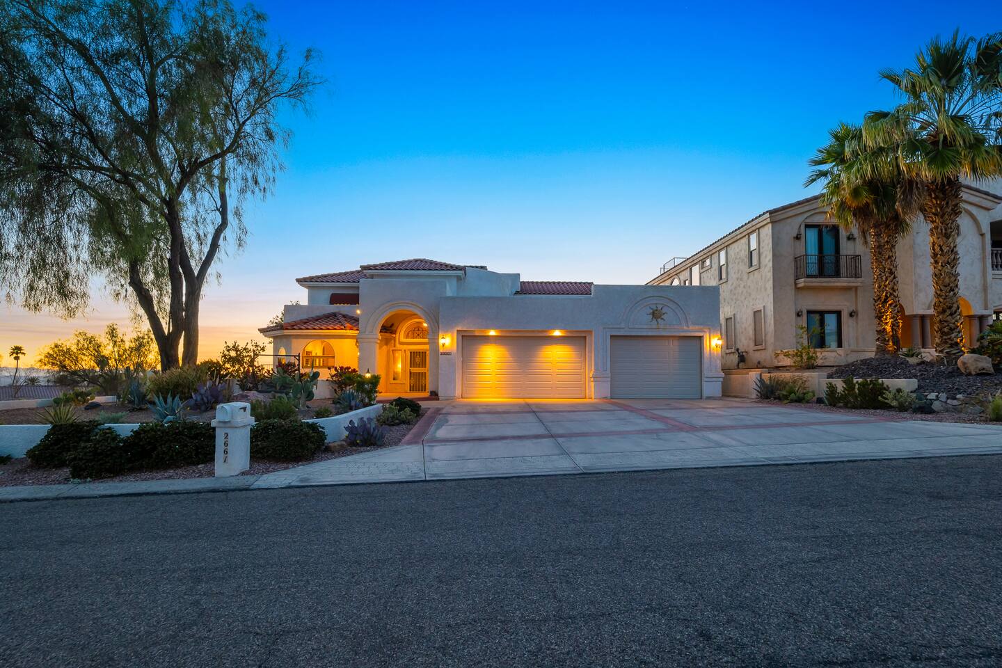 Luxury Golf Course & Lake Views | Pool | 4bd | BBQ