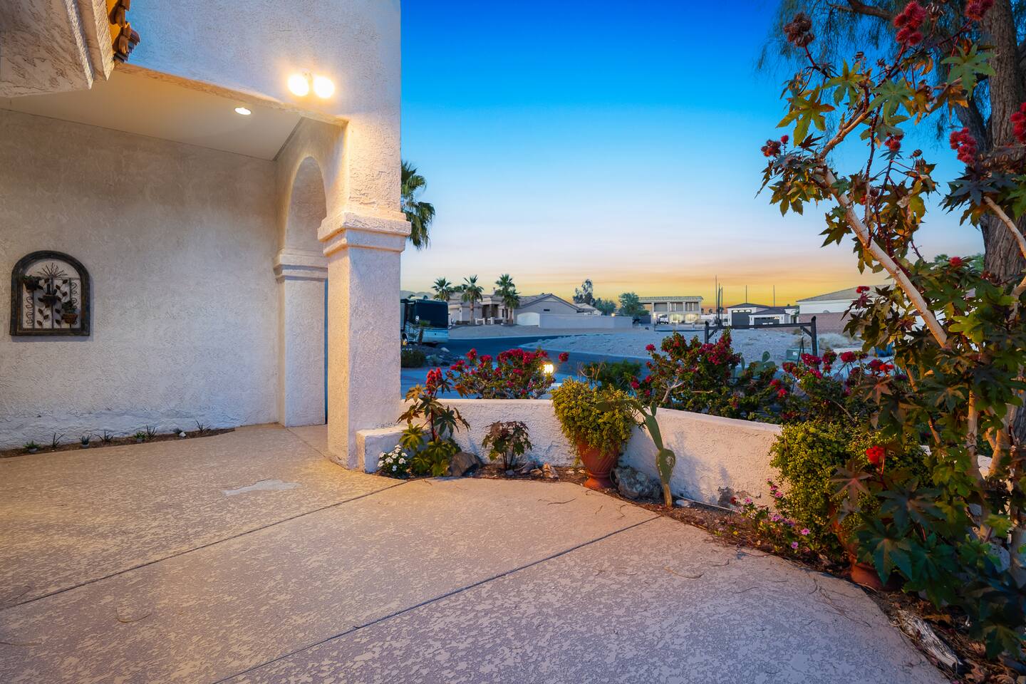 Luxury Golf Course & Lake Views | Pool | 4bd | BBQ