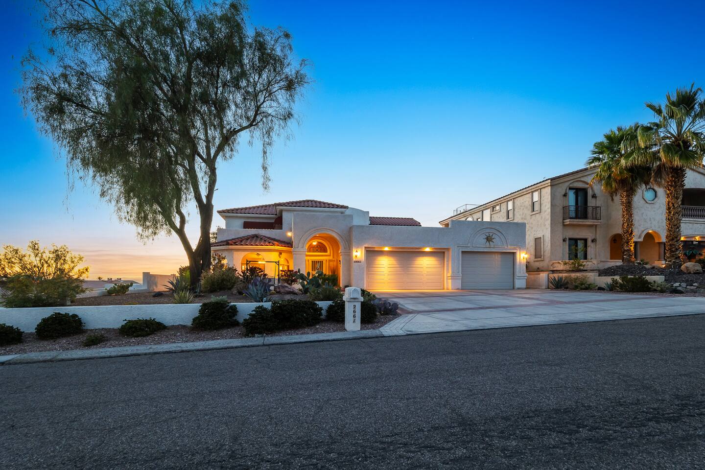 Luxury Golf Course & Lake Views | Pool | 4bd | BBQ