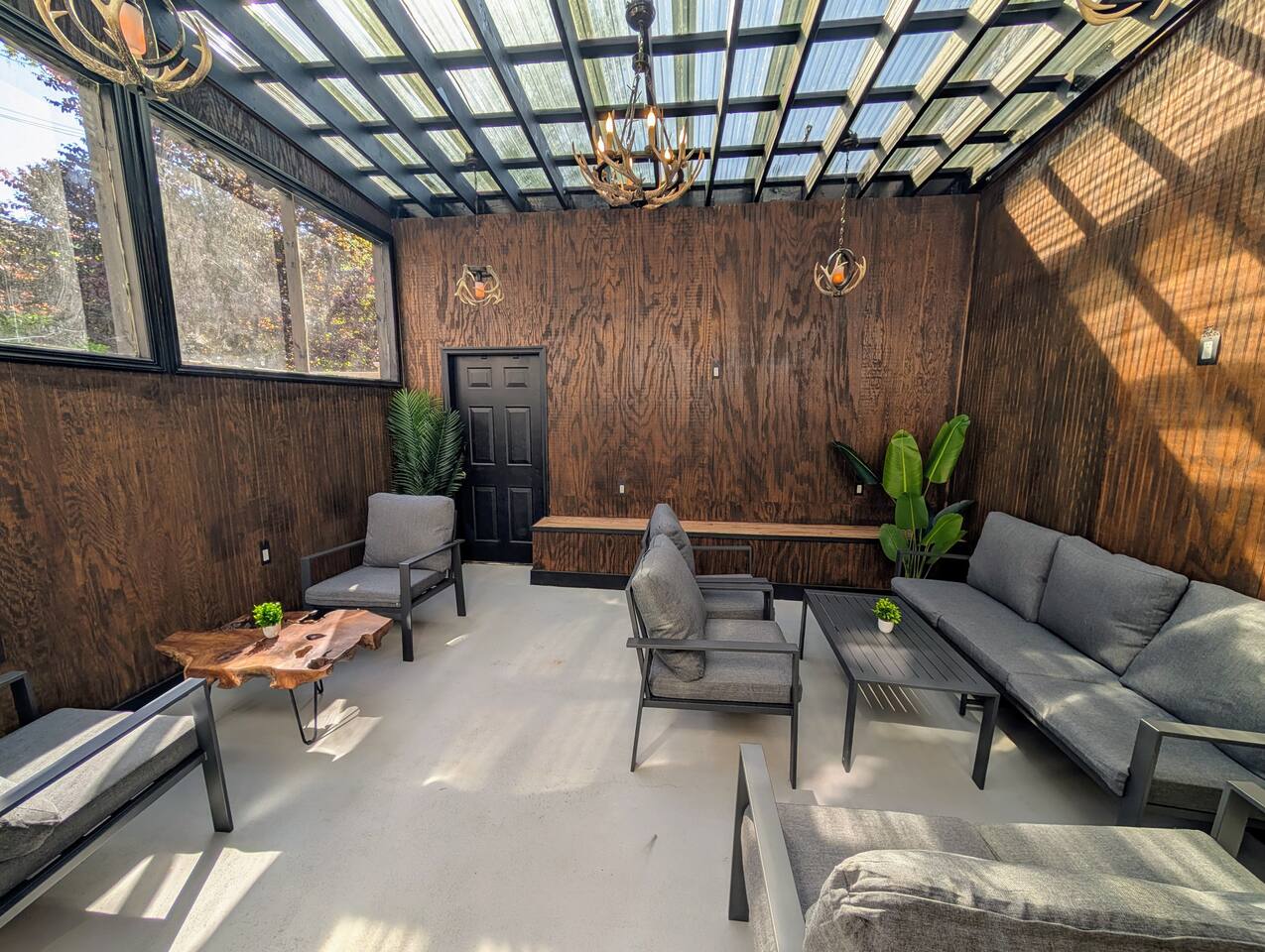 Brownstone gem w/ backyard in Hoboken! mins to NYC
