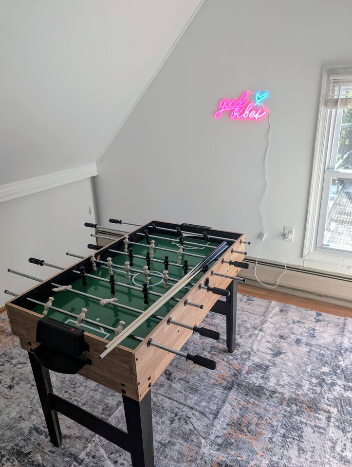 Spacious Retreat near MetLife! w/ Parking nearby