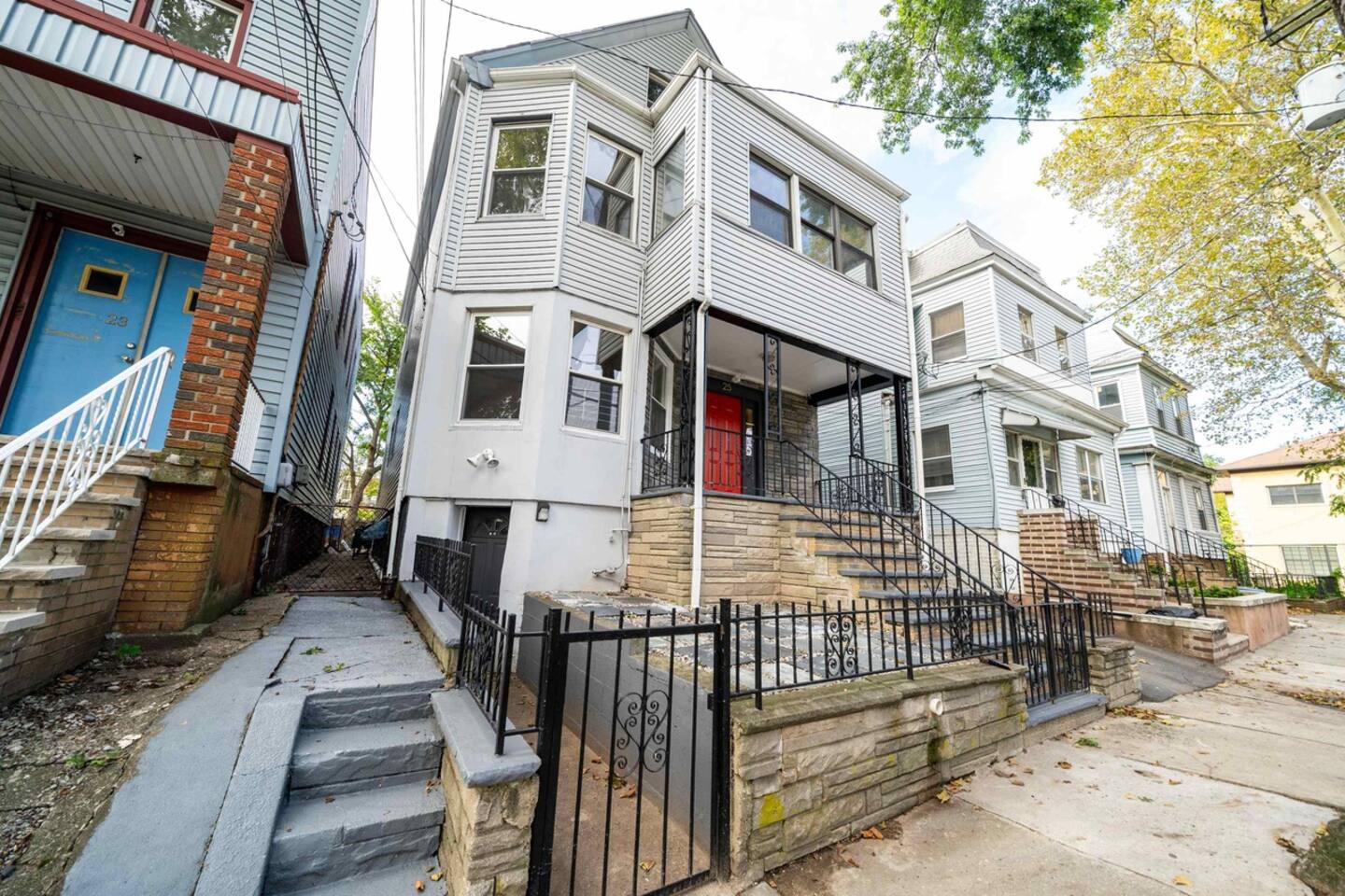 Spacious Retreat near MetLife! w/ Parking nearby