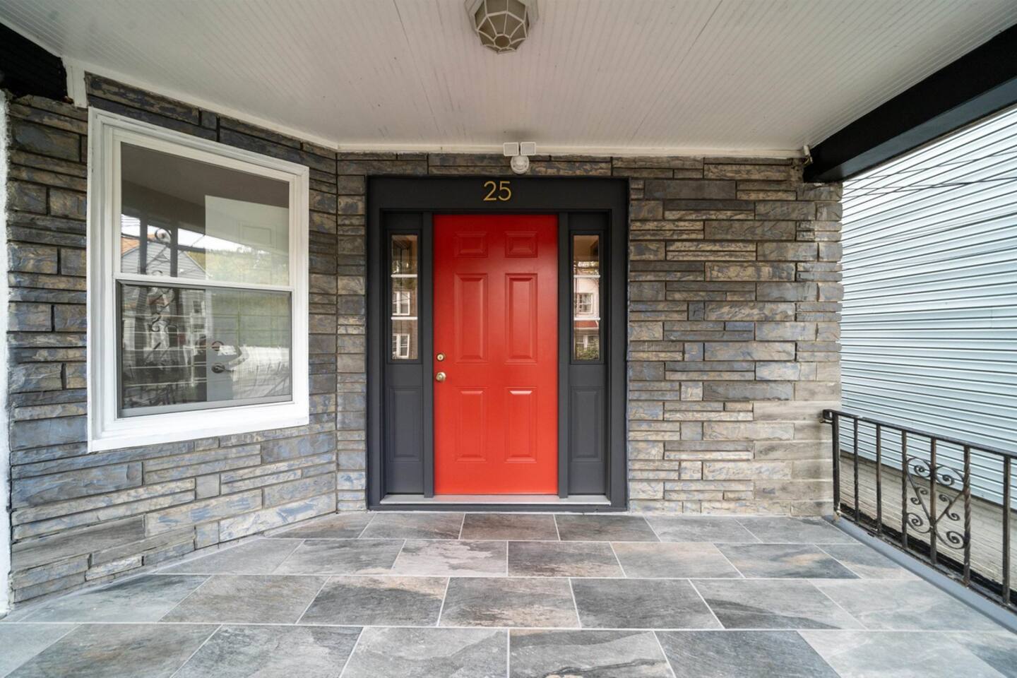 Spacious Retreat near MetLife! w/ Parking nearby