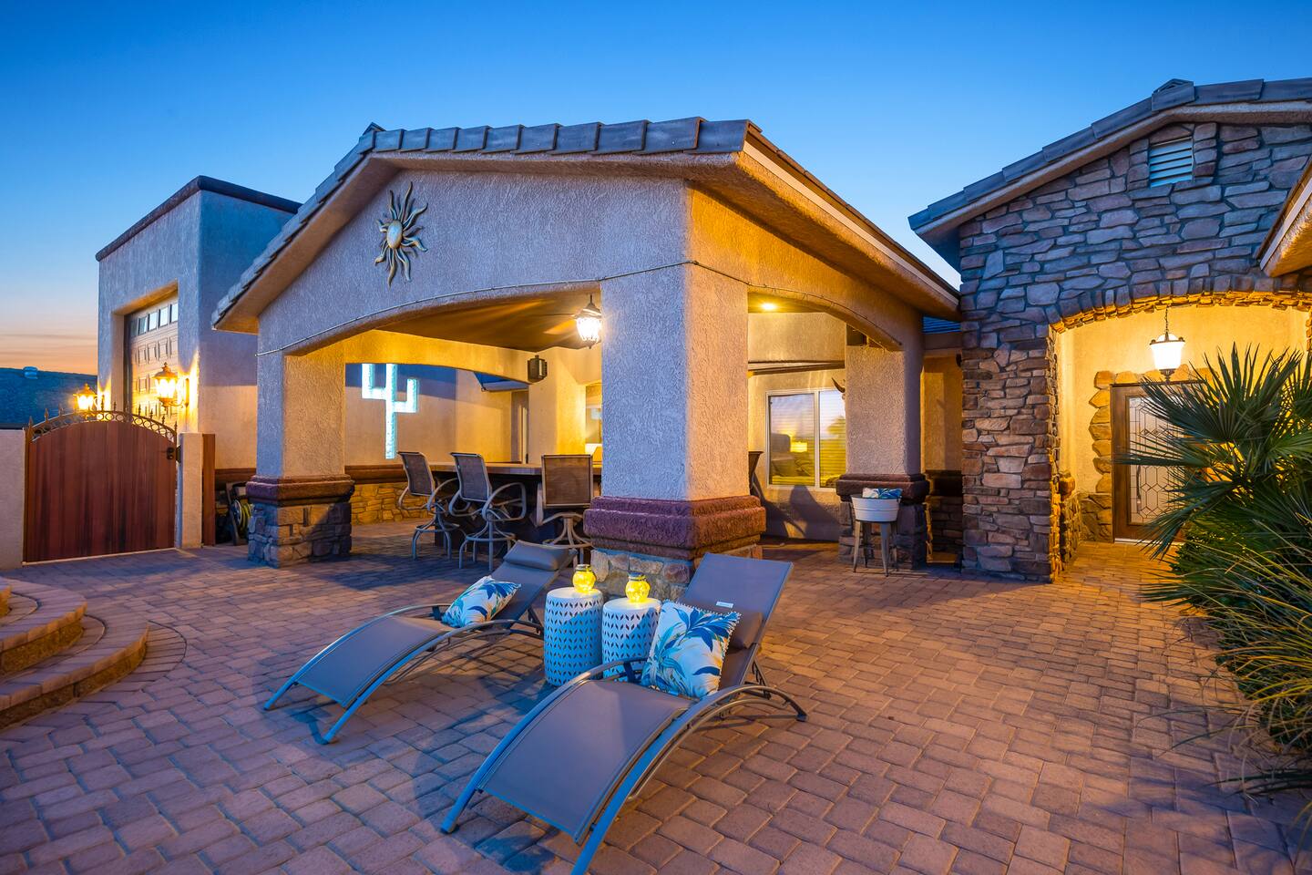 Luxury Views | Pool | Spa | Parking | Sleeps 14
