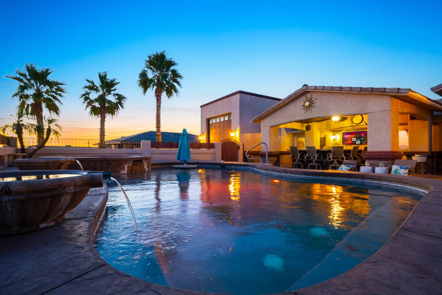 Luxury Views | Pool | Spa | Parking | Sleeps 14