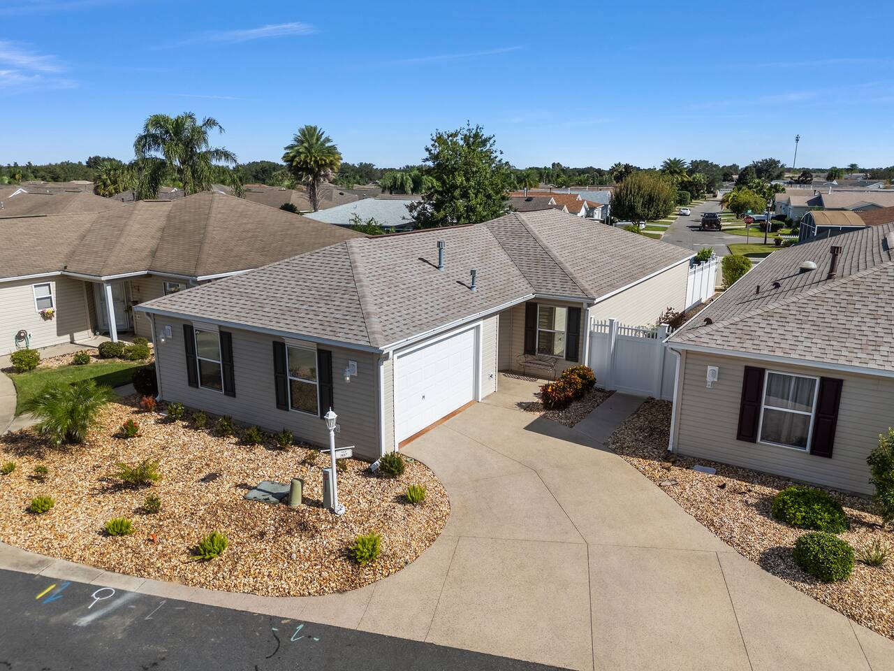 The Villages Courtyard Villa, Golf Cart, Private Yard, Prime Location
