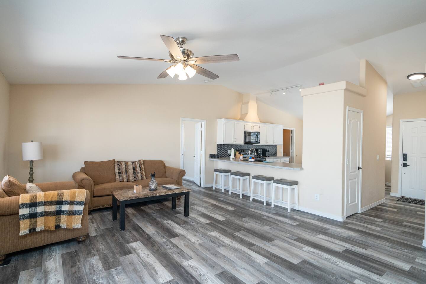 Havasu Oasis with BBQ, Boat Parking & Family Games