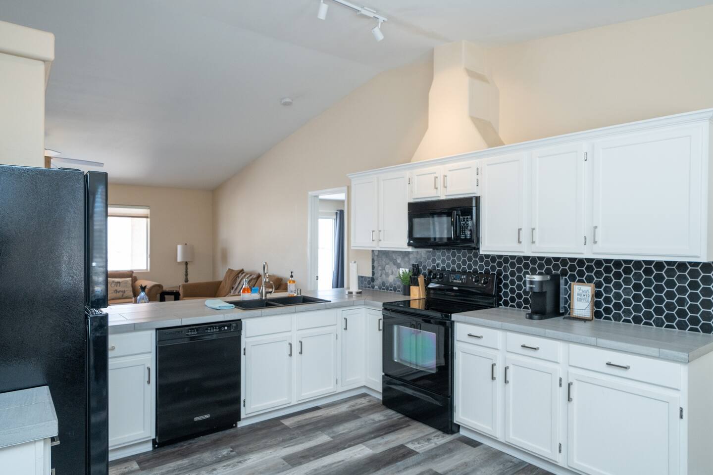 Havasu Oasis with BBQ, Boat Parking & Family Games