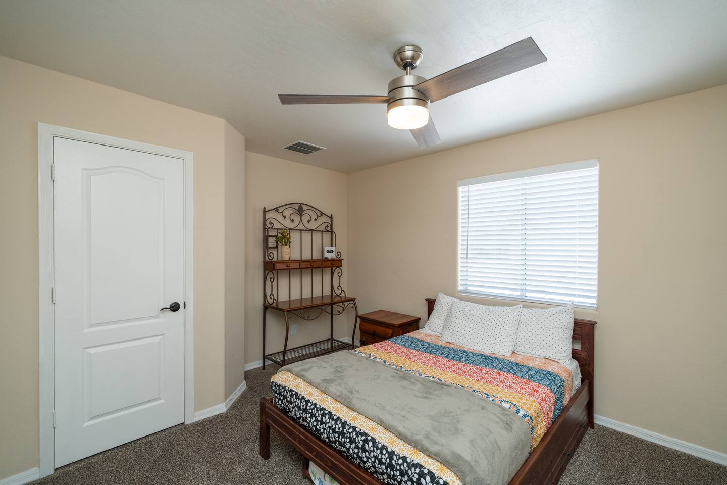 Havasu Oasis with BBQ, Boat Parking & Family Games
