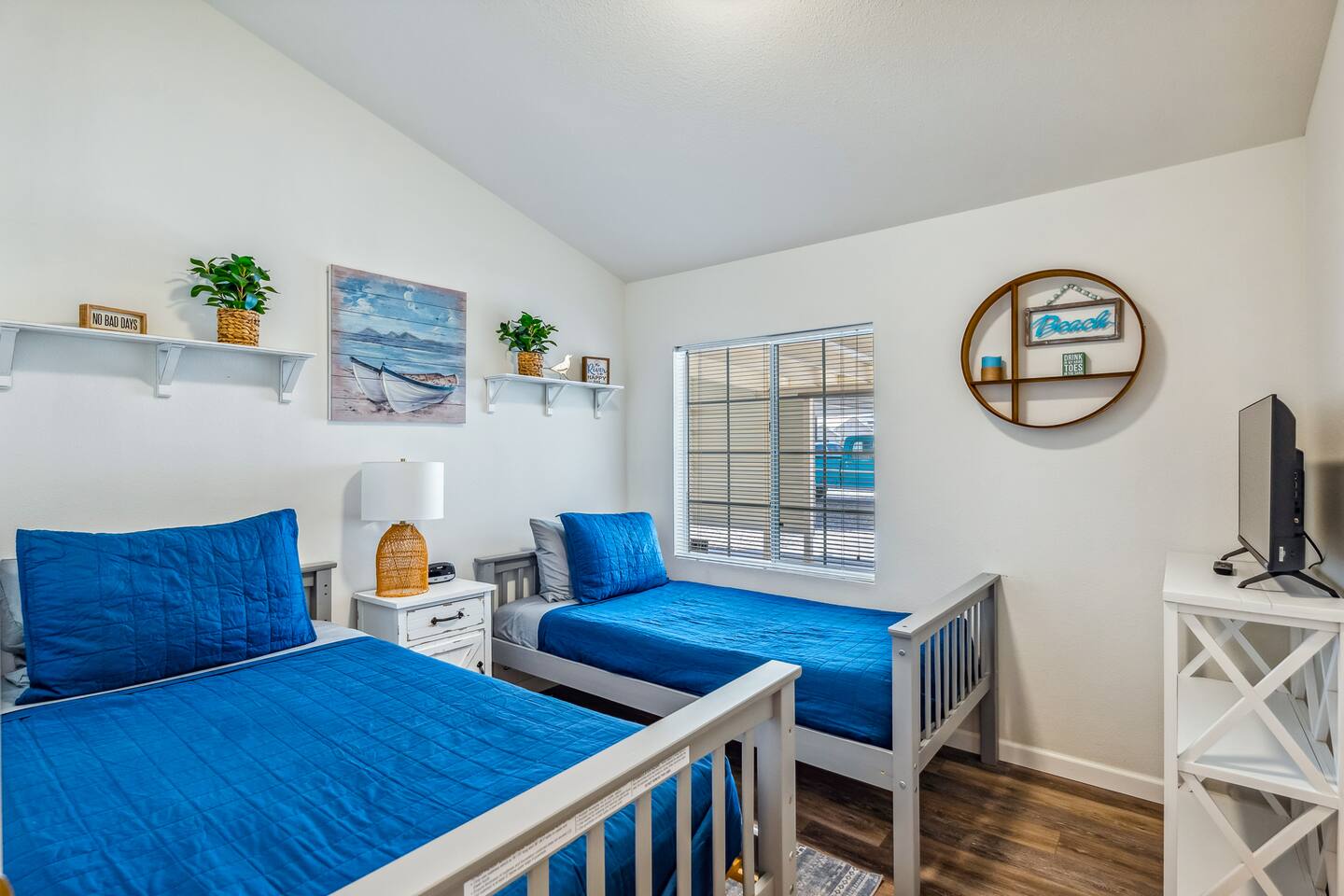 Walk to Boat Launch! | 3bd | Sleeps 6