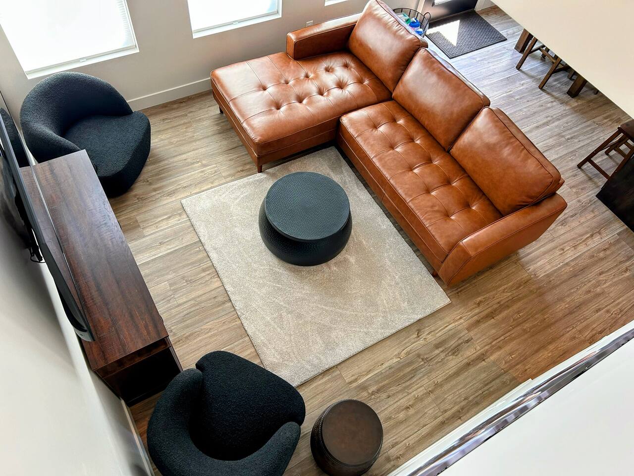 Modern Gem | Walkable | 2 Kings | Bunks | Hot Tub