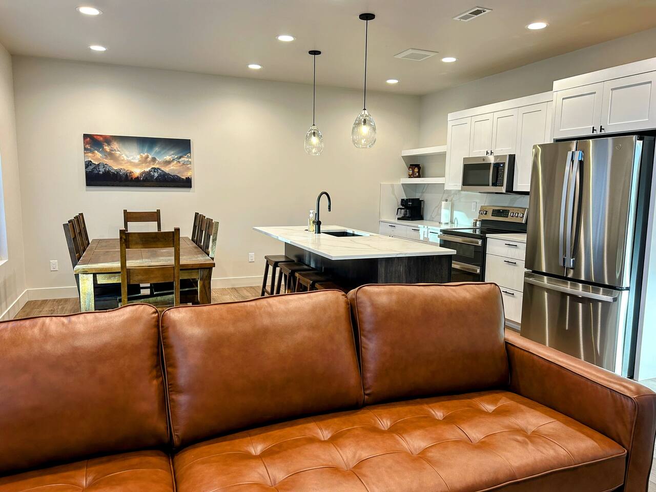 Modern Gem | Walkable | 2 Kings | Bunks | Hot Tub — Driggs — vacation rental