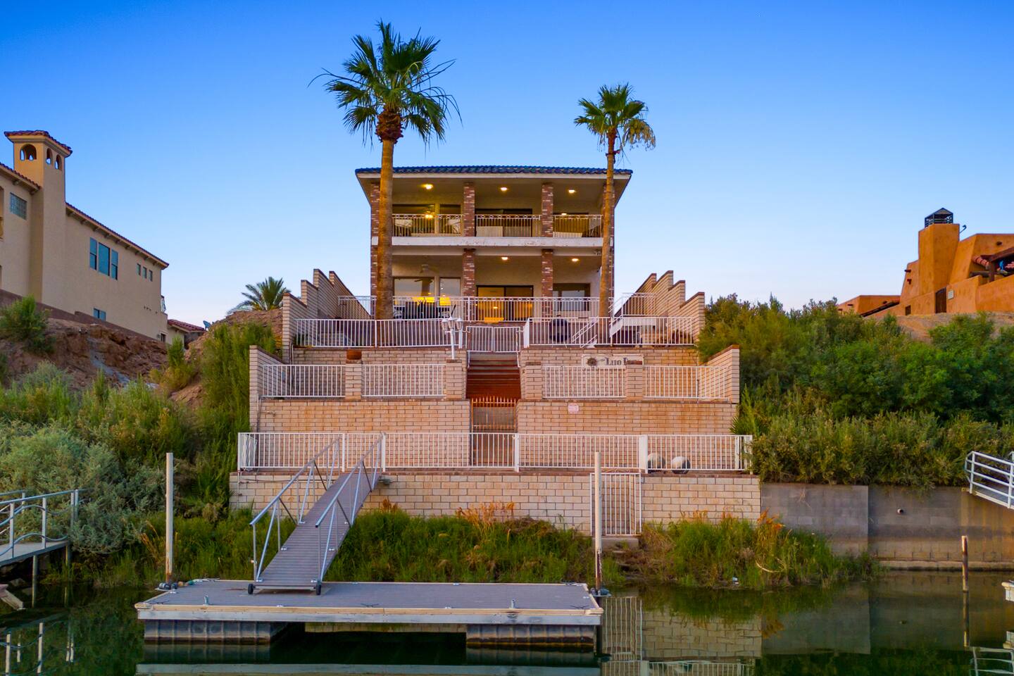 Waterfront | Private Launch | Dock | Sleeps 14