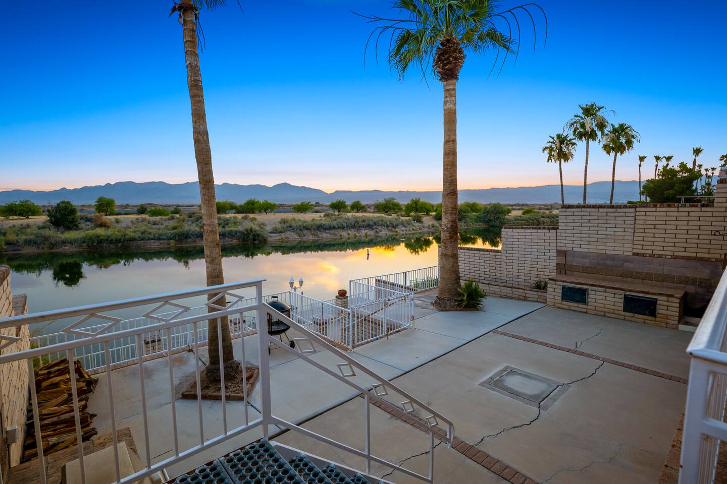 Waterfront | Private Launch | Dock | Sleeps 14