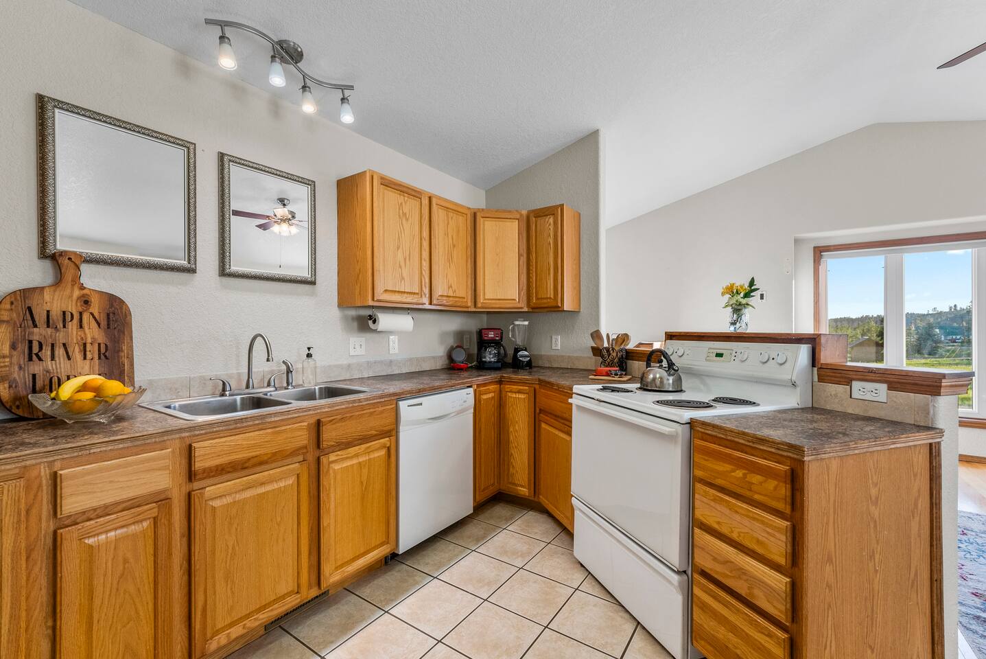 3BR Home for a Family Ski Trip or Summer Adventure