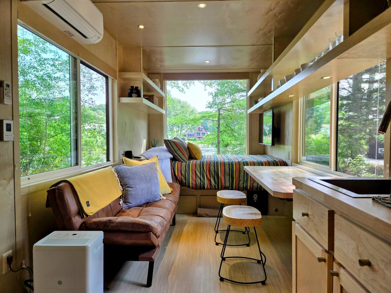 Water's Edge Tiny House Retreat