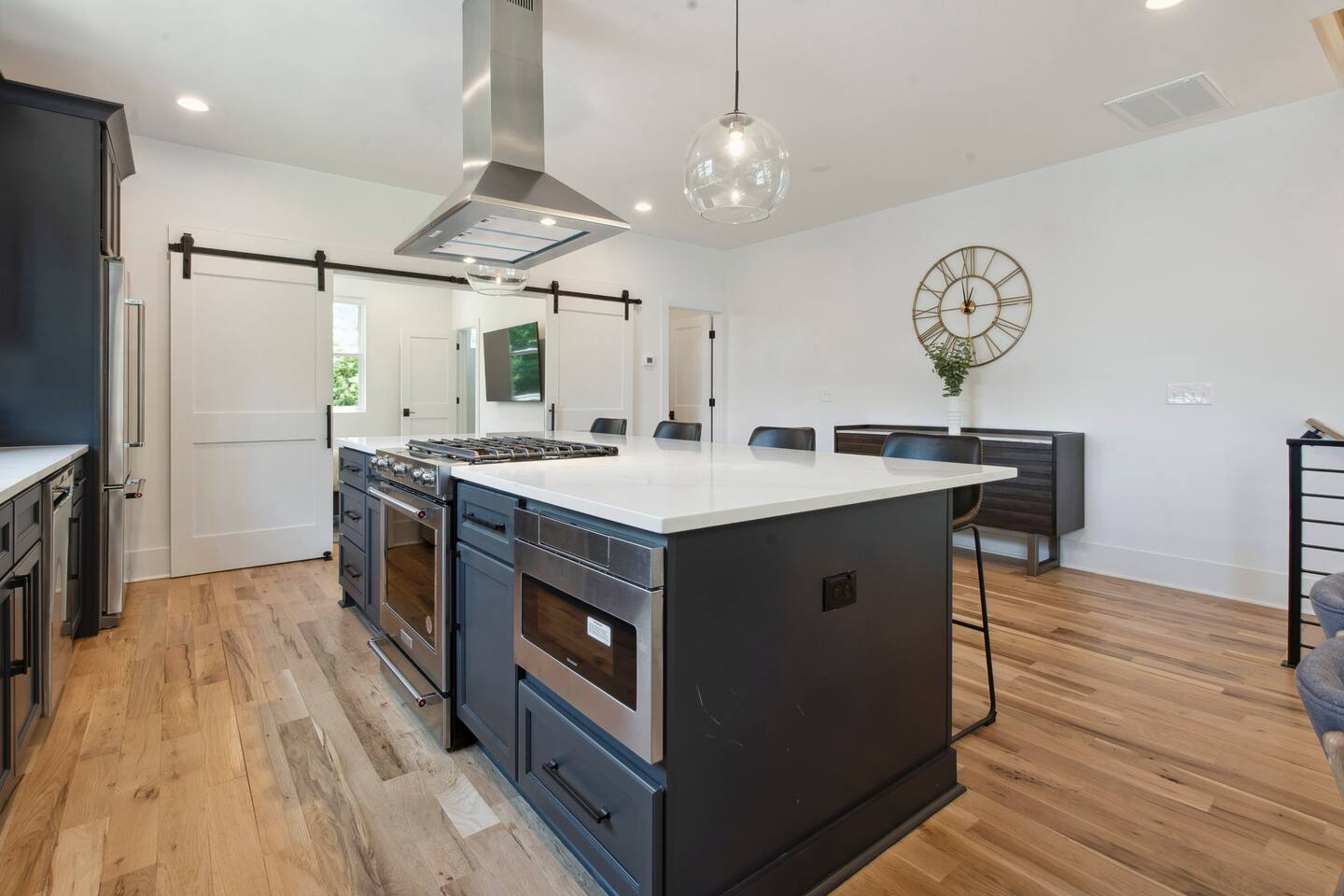 Luxury Build - King Beds - Minutes to Uptown