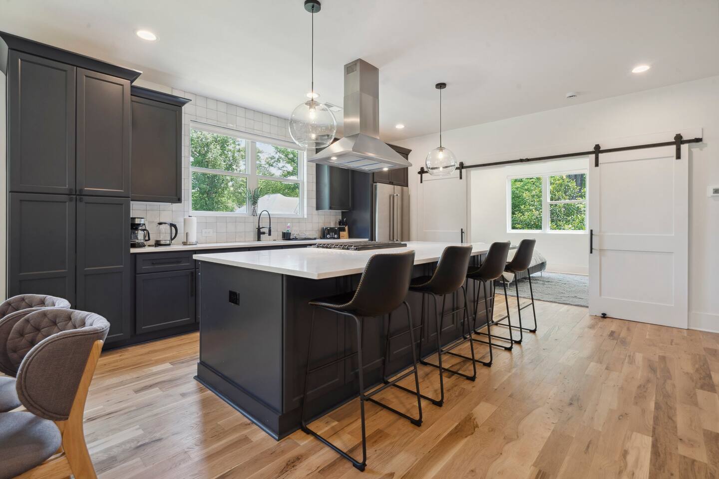 Luxury Build - King Beds - Minutes to Uptown