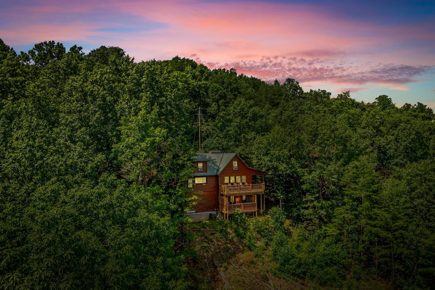 Views! 3x King Beds, Hot Tub, Pool, Fishing, Wi-Fi