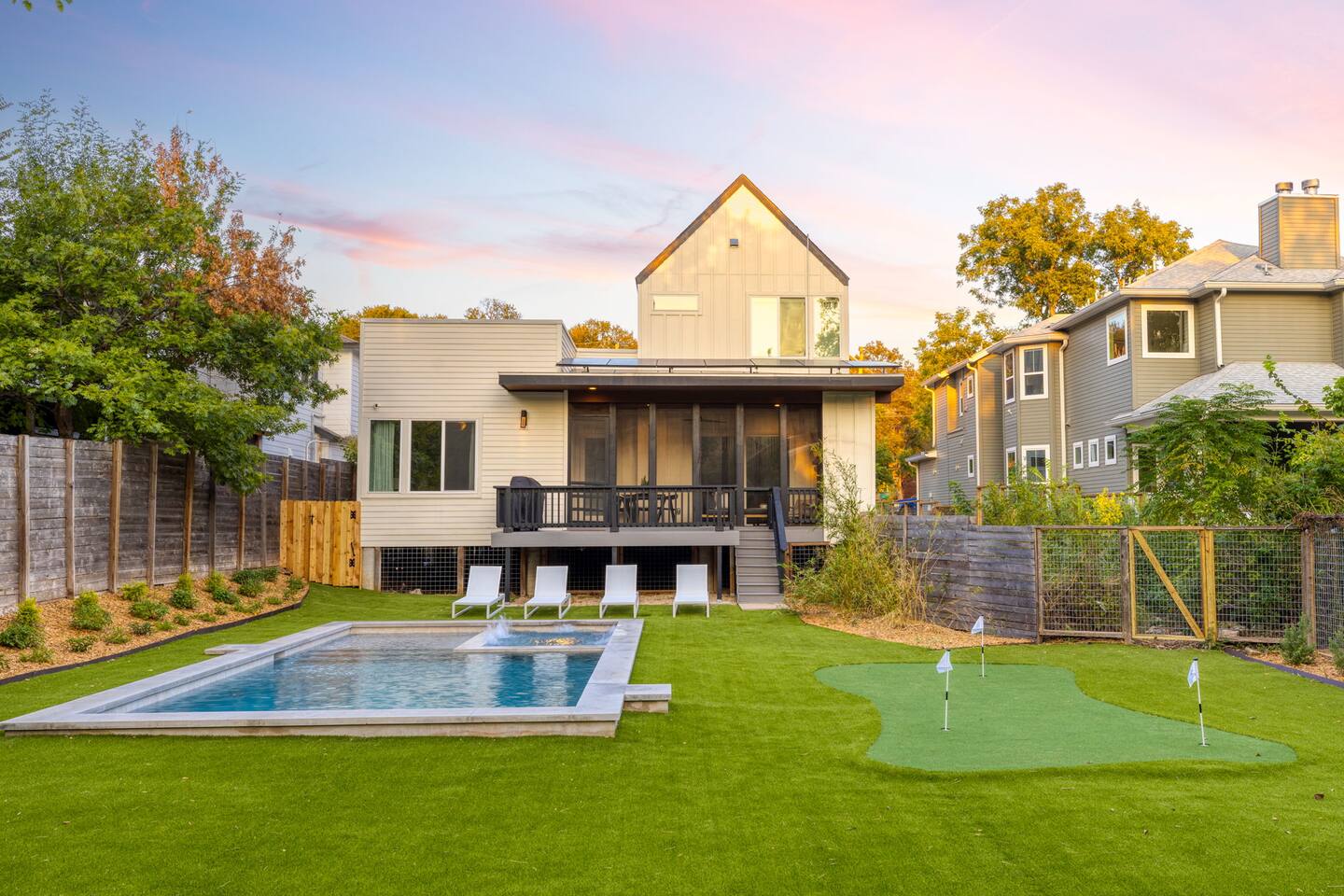 5BR Downtown Pool & Hot Tub Oasis