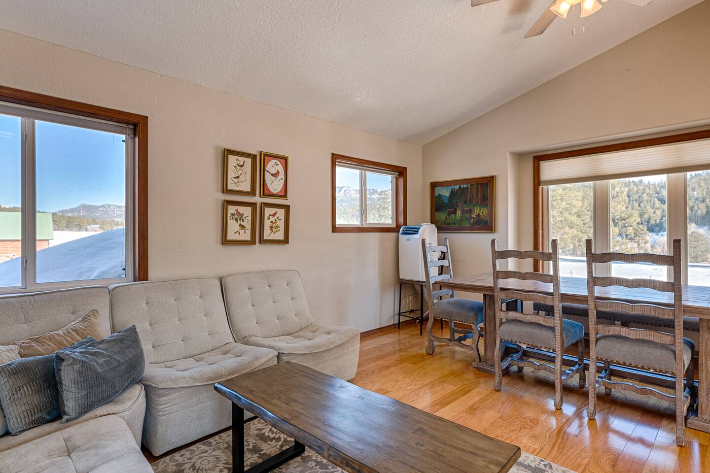3BR Home-Quiet River Neighborhood- Ski/Hike/Fish