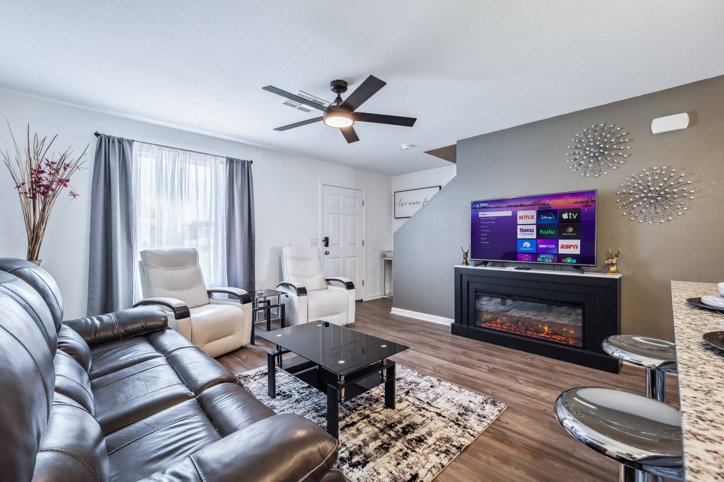 New Build 4bd | Theater | Views | Gym | Sleeps 10