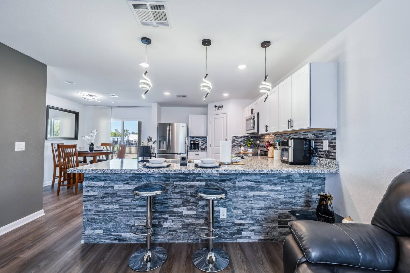 New Build 4bd | Theater | Views | Gym | Sleeps 10