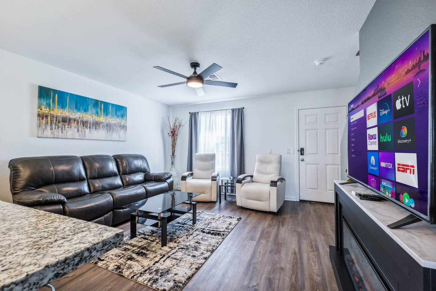 New Build 4bd | Theater | Views | Gym | Sleeps 10