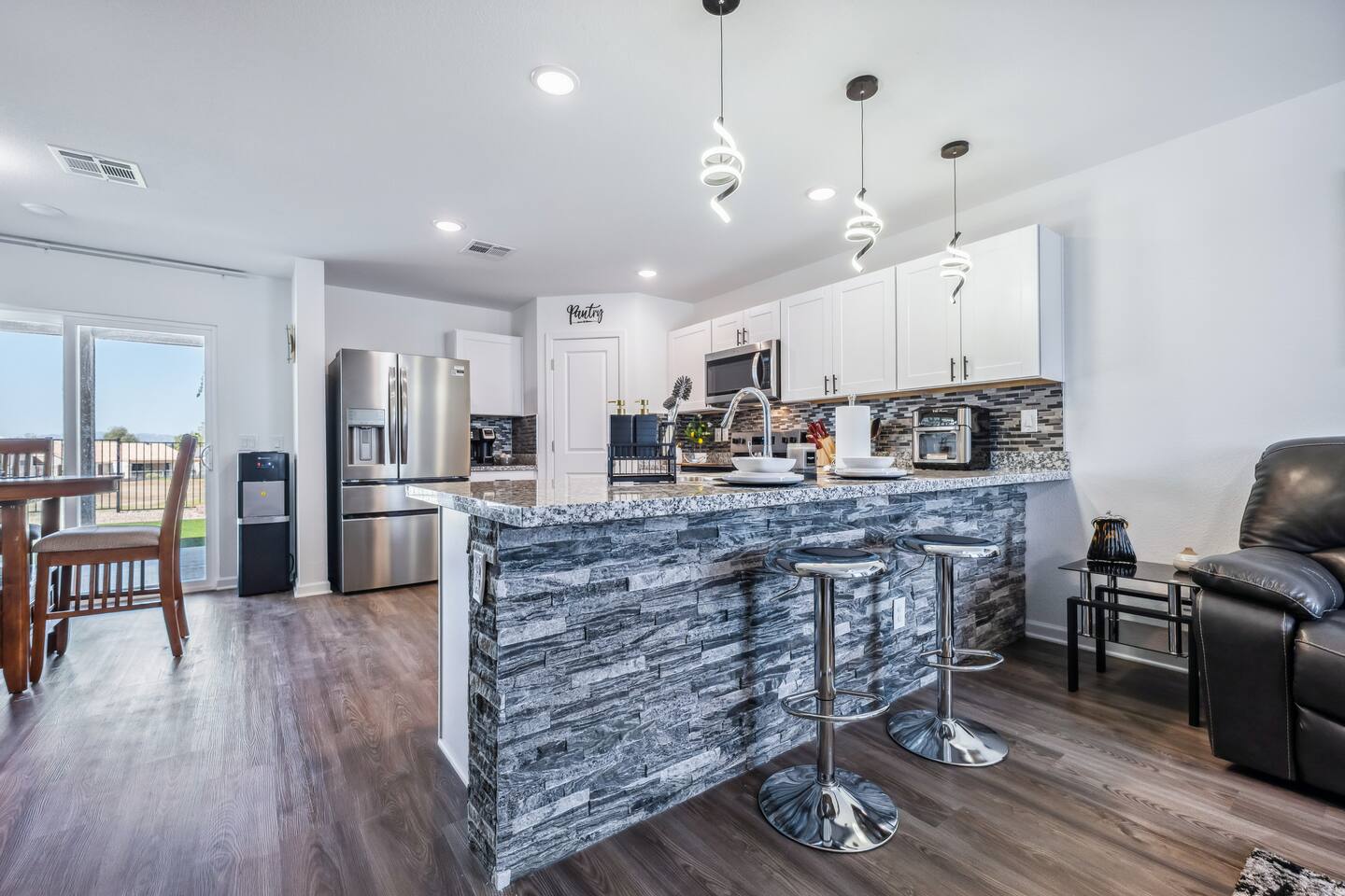 New Build 4bd | Theater | Views | Gym | Sleeps 10