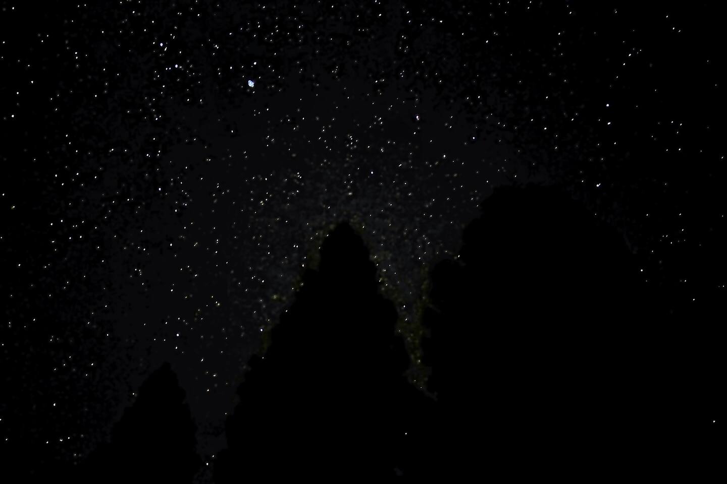 Jacuzzi, game room, star-gazing, firepit-Lassen