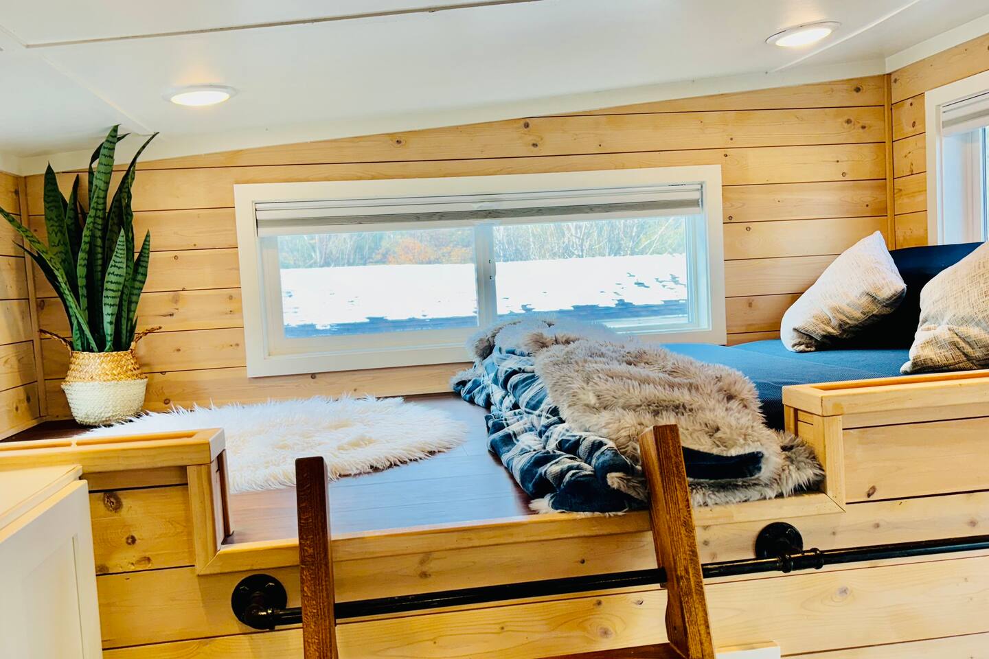Couple’s retreat in Tiny Home w soaking tub/beach