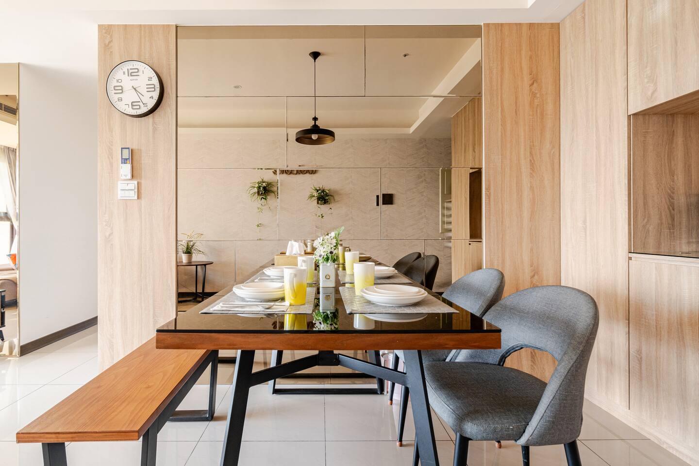 Family-friendly, River View, Steps to MRT, Pool - Apartment