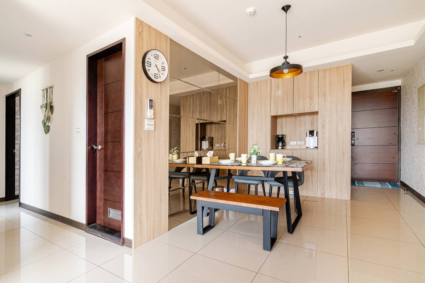 Family-friendly, River View, Steps to MRT, Pool - Apartment