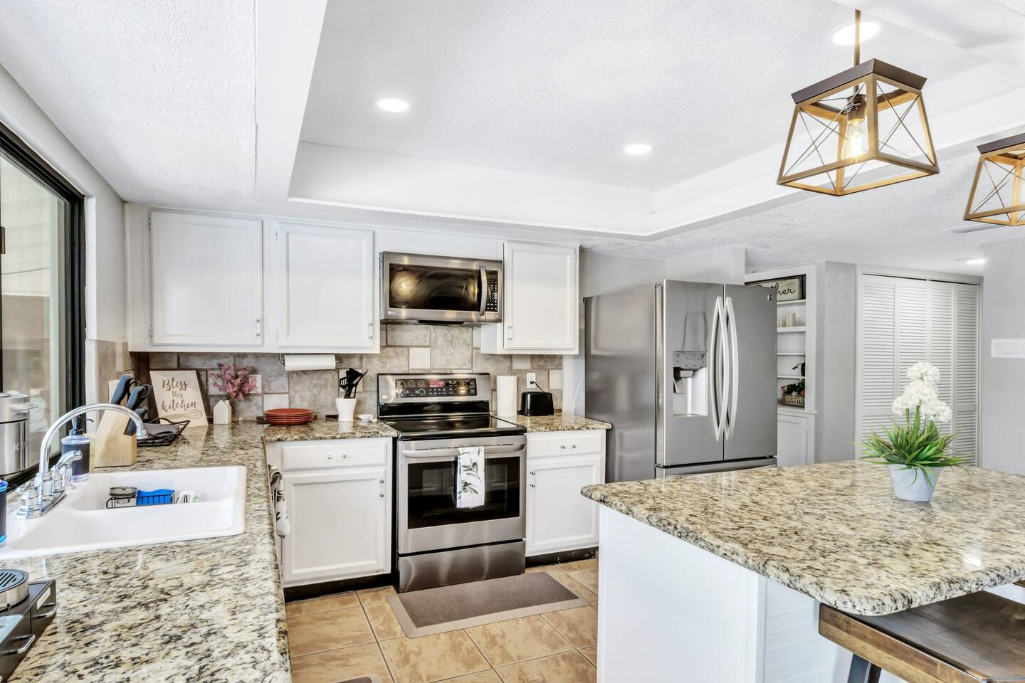Near Universal Kids | Pool, Spa & Game Room