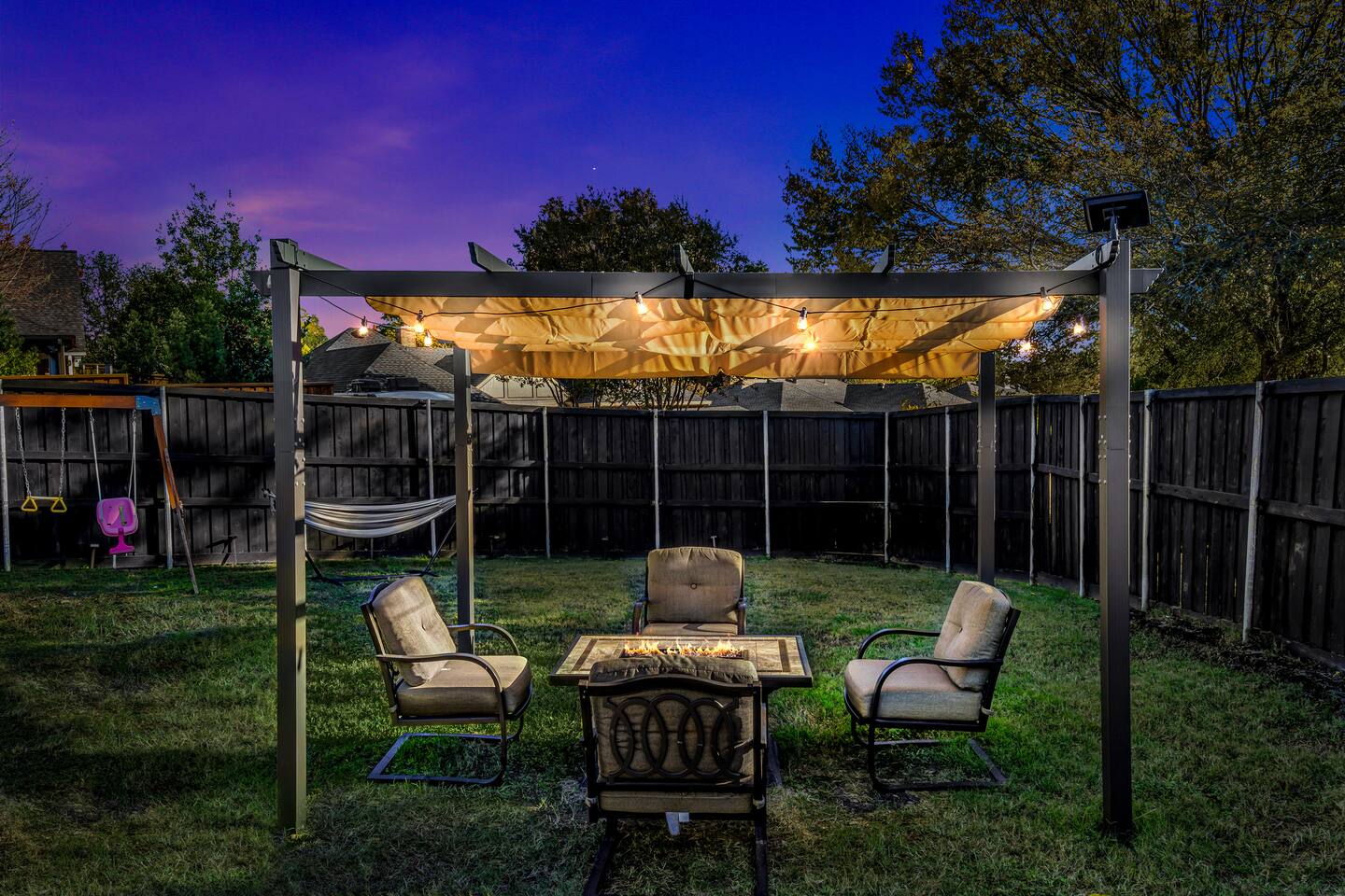 Jacuzzi Lakefront Home w/ Game room+play structure — Rockwall — vacation rental