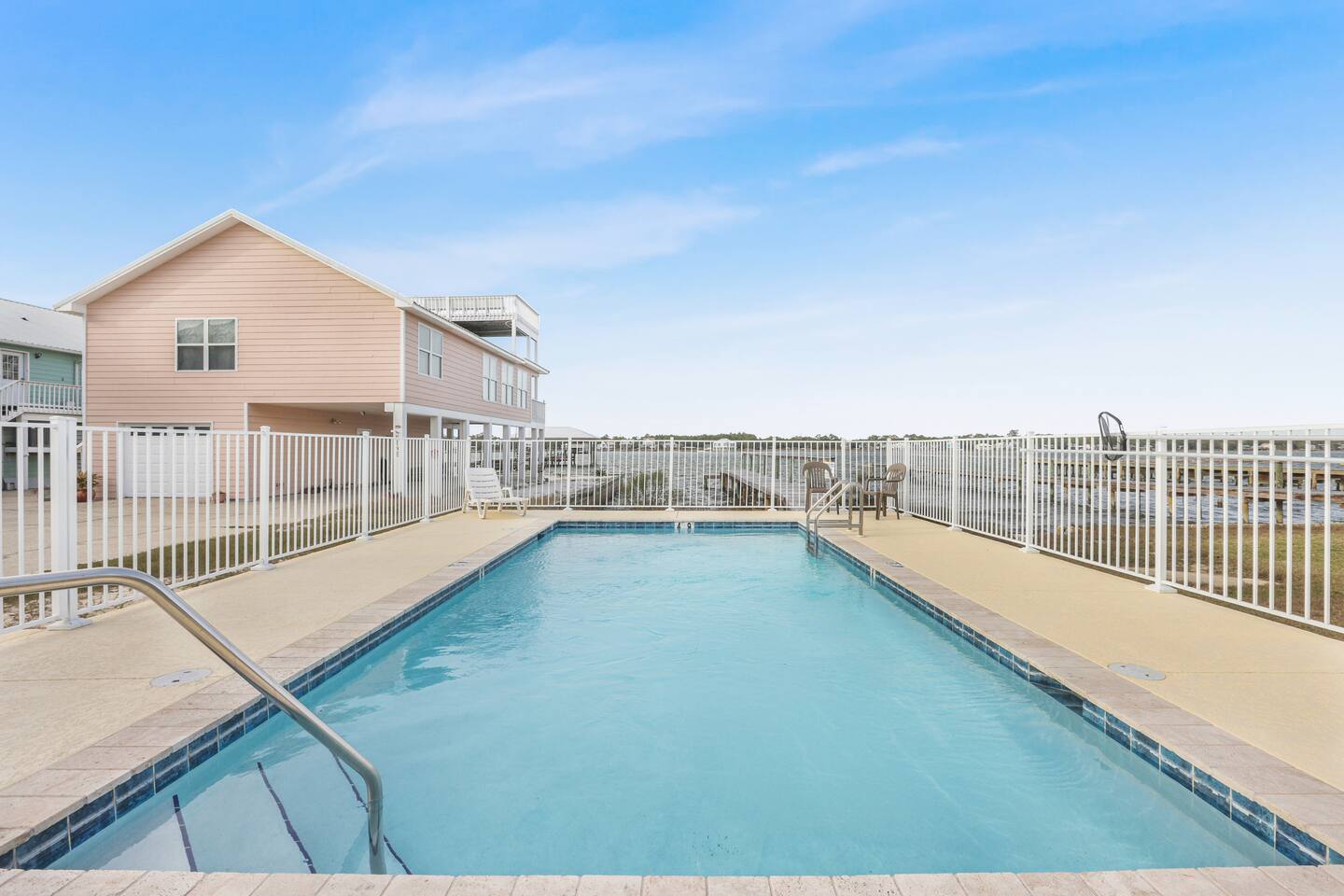 New! Surf Cottage: 4 Min Walk to Beach + Pool!