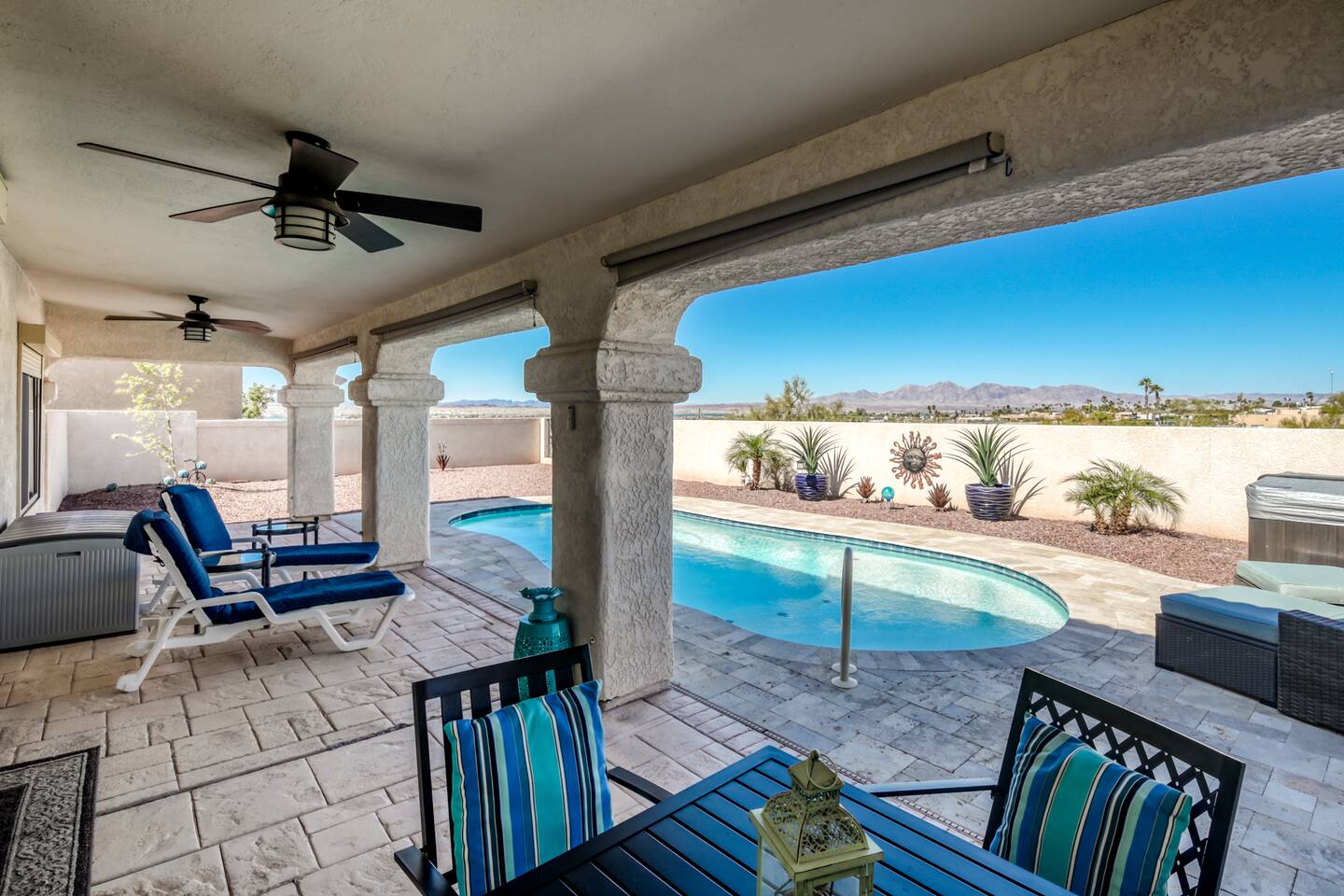 Lake Views | Pool | 3bd | Boat Parking | Sleeps 6